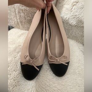 New- H&M Beige and Black Women's Flats